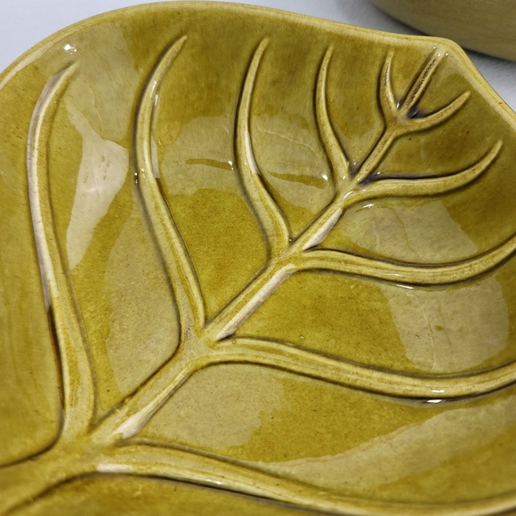 (2) Vtg California Pottery USA L73 Leaf Dish Bowls - Picture 3 of 16